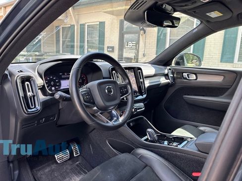 Used 2022 Volvo XC40 T5 R-Design w/ Advanced Package AWD/4WD image 26