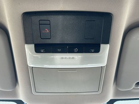Used 2025 Nissan Rogue SV AWD/4WD image 29