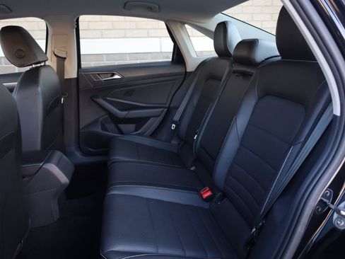 Used 2024 Volkswagen Jetta SE FWD image 21
