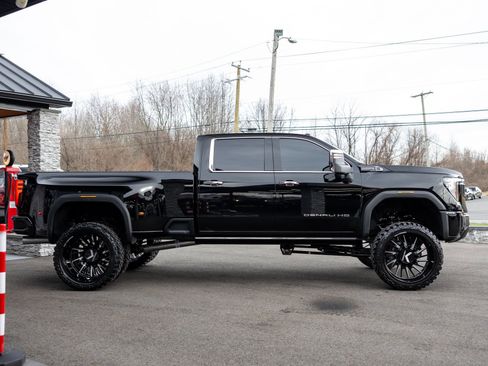 Used 2026 GMC Sierra 3500 Denali Ultimate image 14