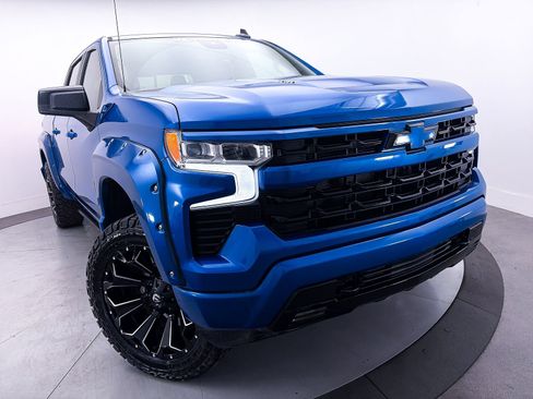 Used 2022 Chevrolet Silverado 1500 RST w/ Convenience Package II AWD/4WD image 3