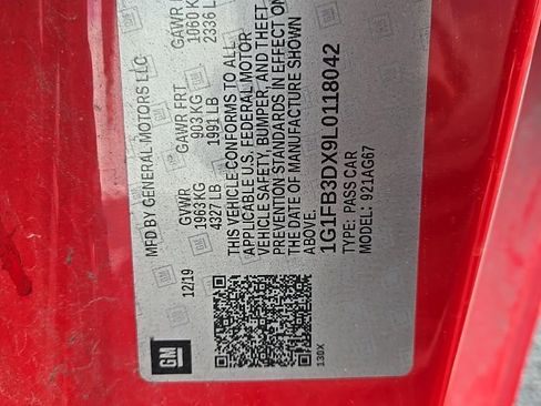 Used 2020 Chevrolet Camaro LT image 8