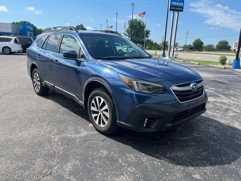 Used 2020 Subaru Outback Premium AWD/4WD image 2