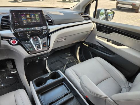 Used 2024 Honda Odyssey Touring image 14