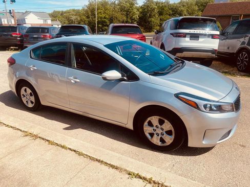 Used 2018 Kia Forte LX FWD image 4