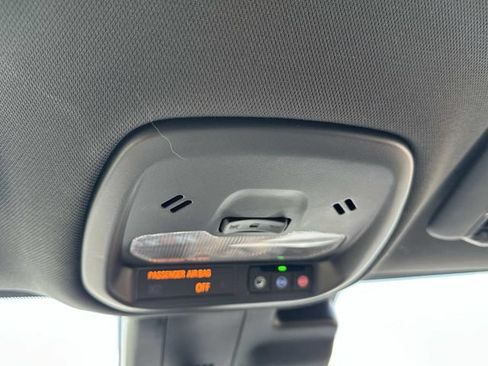 Used 2025 Buick Envista Preferred FWD image 30