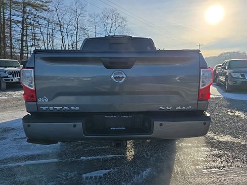 Used 2018 Nissan Titan SV w/ SV Convenience Package image 6