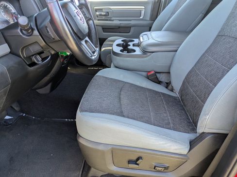 Used 2019 RAM 1500 Classic Warlock w/ Luxury Group image 16