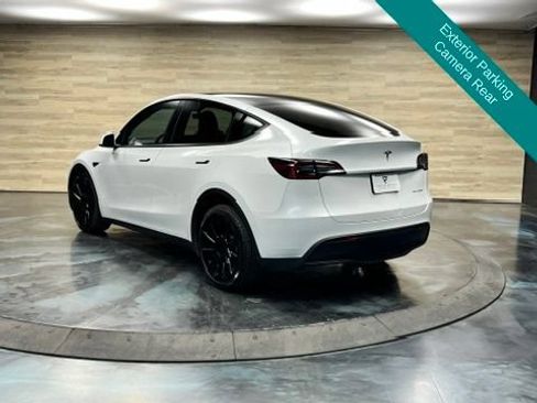 Used 2023 Tesla Model Y Long Range AWD/4WD image 12