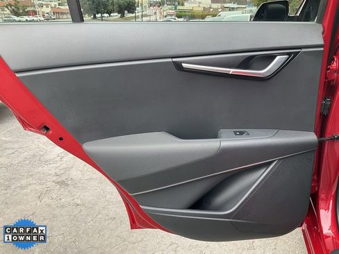 Used 2024 Kia Niro EX Touring image 46