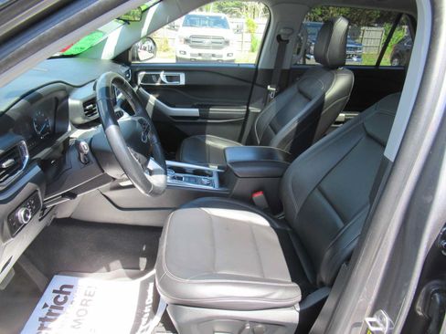 Used 2023 Ford Explorer XLT w/ Equipment Group 202A AWD/4WD image 14