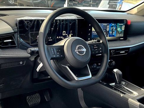 New 2026 Nissan Kicks SV image 10