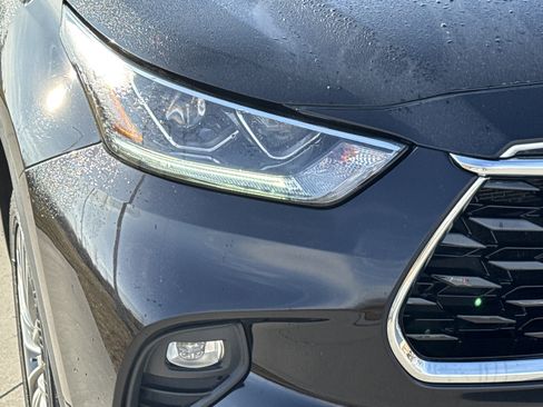 Used 2021 Toyota Highlander Platinum image 10