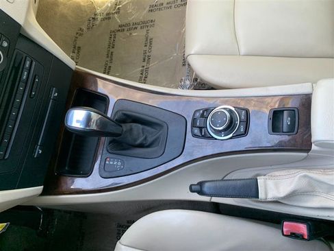 Used 2009 BMW 335i Convertible image 36