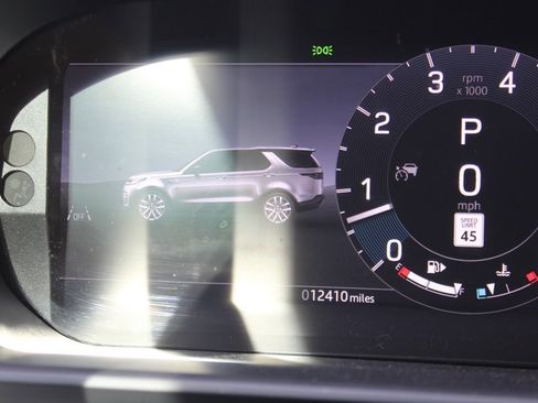 Certified 2025 Land Rover Discovery Dynamic SE image 21