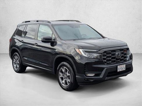Used 2023 Honda Passport TrailSport image 3