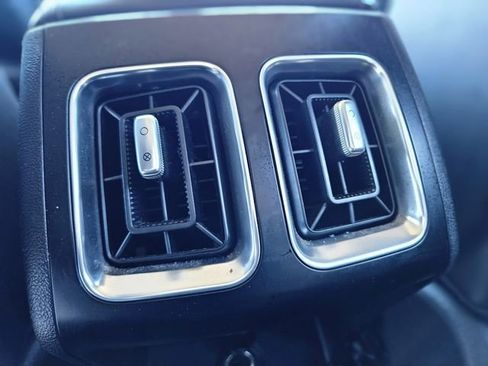 Used 2024 Kia Sorento S image 27