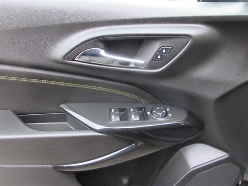 Used 2024 Chevrolet Trax LT image 11