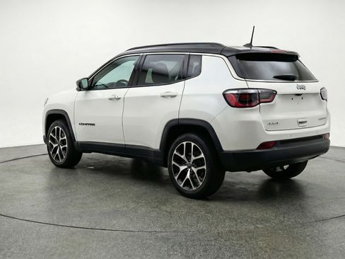 Used 2025 Jeep Compass Limited image 6