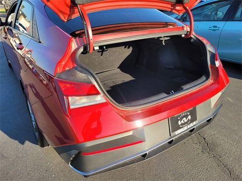 Used 2024 Hyundai Elantra SEL image 27