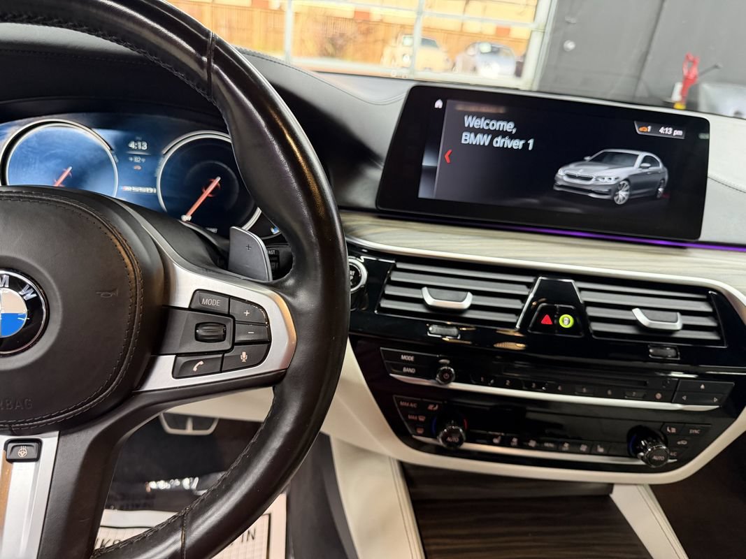 Used 2018 BMW M550i xDrive AWD/4WD image 28