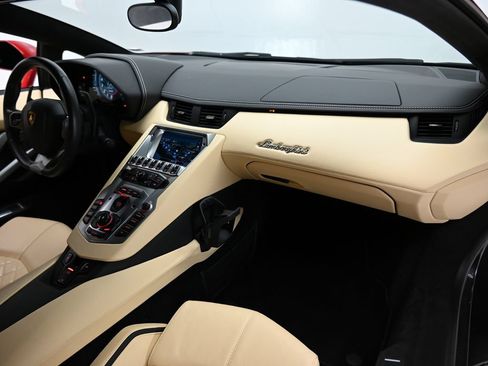 Used 2018 Lamborghini Aventador S AWD/4WD image 23