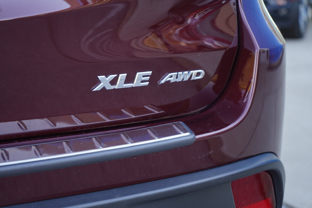 Used 2018 Toyota Highlander XLE AWD/4WD image 7