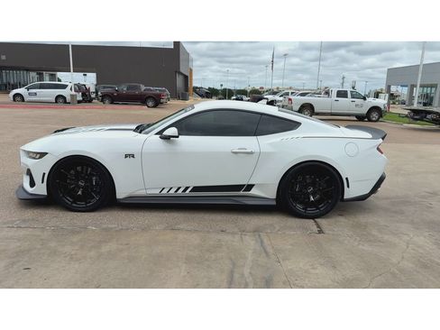 Used 2025 Ford Mustang GT Premium w/ GT Performance Package RWD image 5