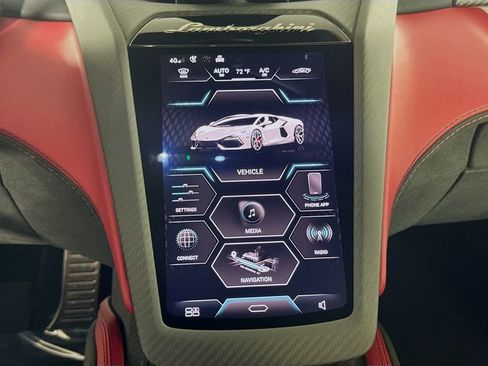 Used 2024 Lamborghini Revuelto image 15