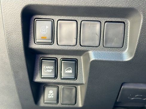 Certified 2025 Nissan Frontier SV image 10