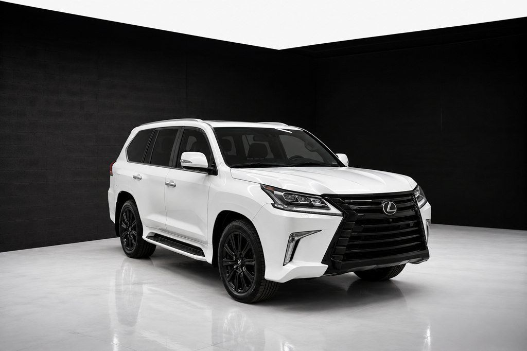 Used 2020 Lexus LX 570 4WD w/ Luxury Package image 3