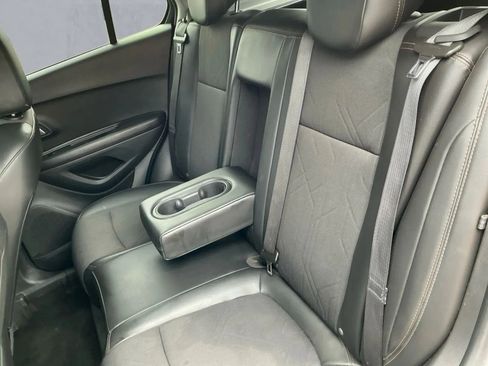 Used 2022 Chevrolet Trax LT w/ Driver Confidence Package image 15