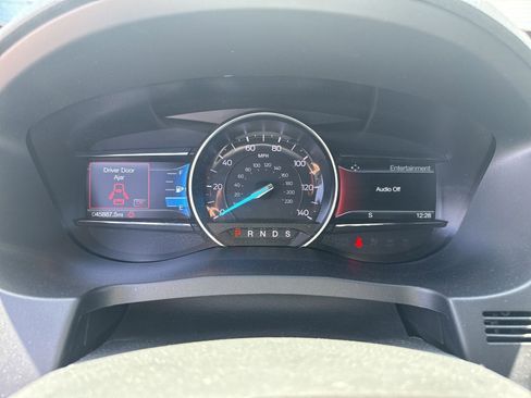 Used 2018 Ford Explorer XLT w/ Equipment Group 202A AWD/4WD image 22