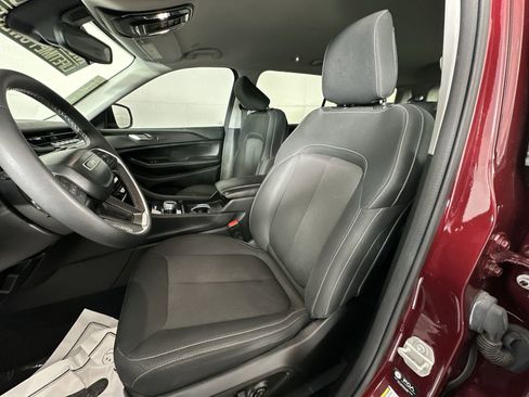 Used 2024 Jeep Grand Cherokee L Laredo image 15