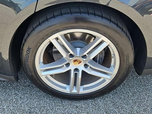 Certified 2024 Porsche Panamera 4 AWD/4WD image 12