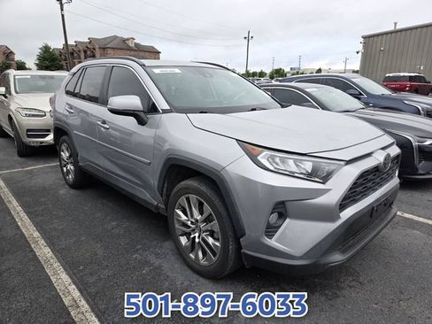 Used 2019 Toyota RAV4 XLE Premium FWD image 3