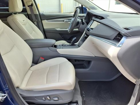 Used 2024 Cadillac XT5 Premium Luxury FWD image 9