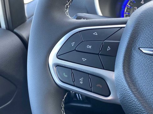 New 2026 Chrysler Pacifica Select FWD image 30