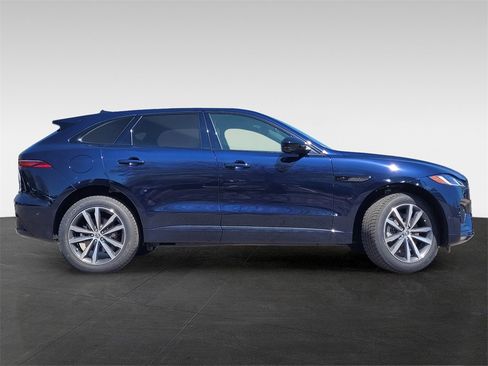 New 2026 Jaguar F-PACE R-Dynamic S image 3