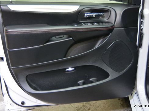 Used 2019 Dodge Grand Caravan GT image 7