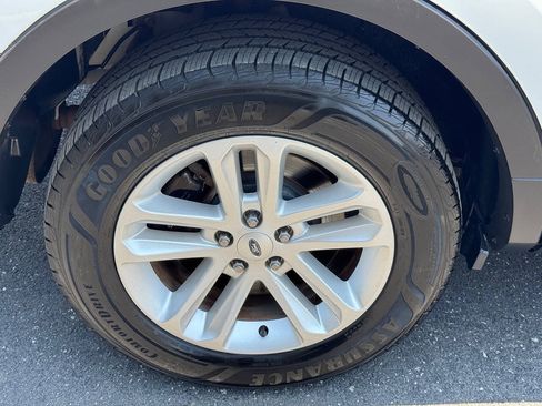 Used 2014 Ford Explorer XLT FWD image 63