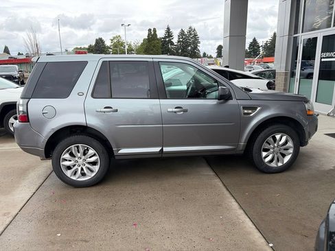 Used 2014 Land Rover LR2 HSE AWD/4WD image 3
