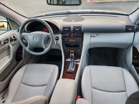 Used 2001 Mercedes-Benz C 320 Sedan image 9