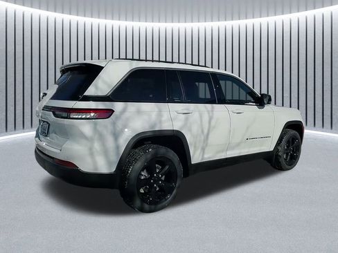 New 2026 Jeep Grand Cherokee Limited image 9