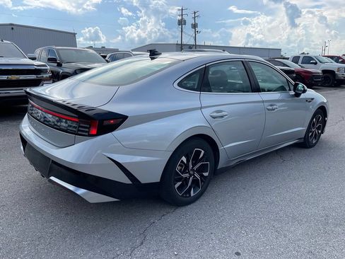 Used 2025 Hyundai Sonata SEL FWD image 3