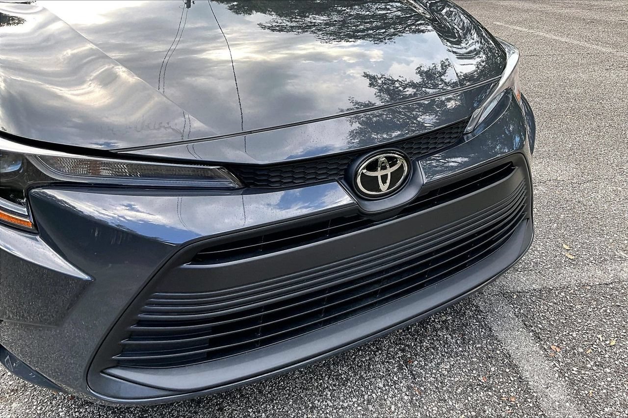 Used 2025 Toyota Corolla LE FWD image 34