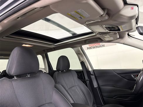 Used 2019 Subaru Forester Premium image 2