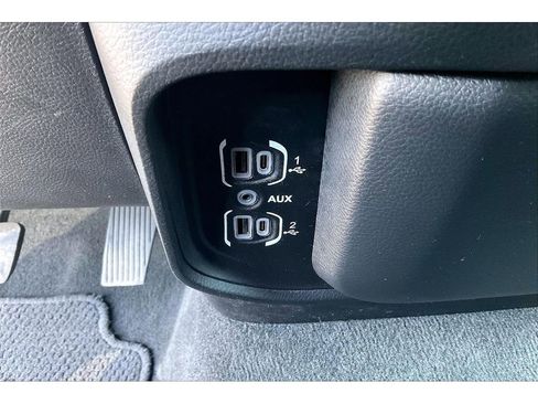 Used 2023 RAM 1500 Laramie AWD/4WD image 34