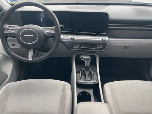 Used 2025 Hyundai Kona SEL FWD image 8