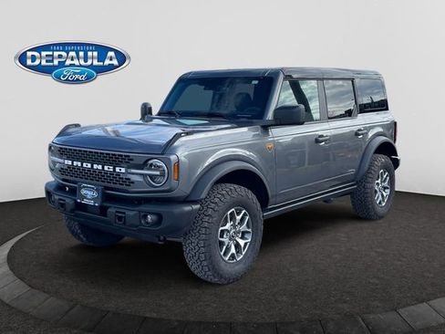 Used 2025 Ford Bronco Badlands image 1